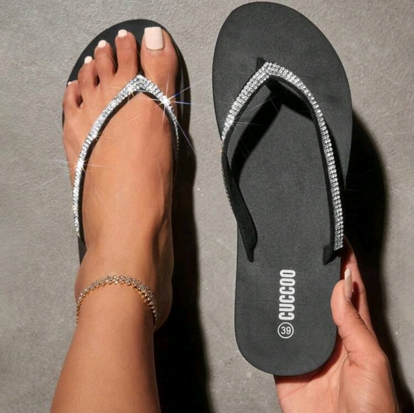 SHEIN Shoes - SHEIN 40 US 9 Womens Black Thong Flip Flop Silver Rhinestones Summer Vacation